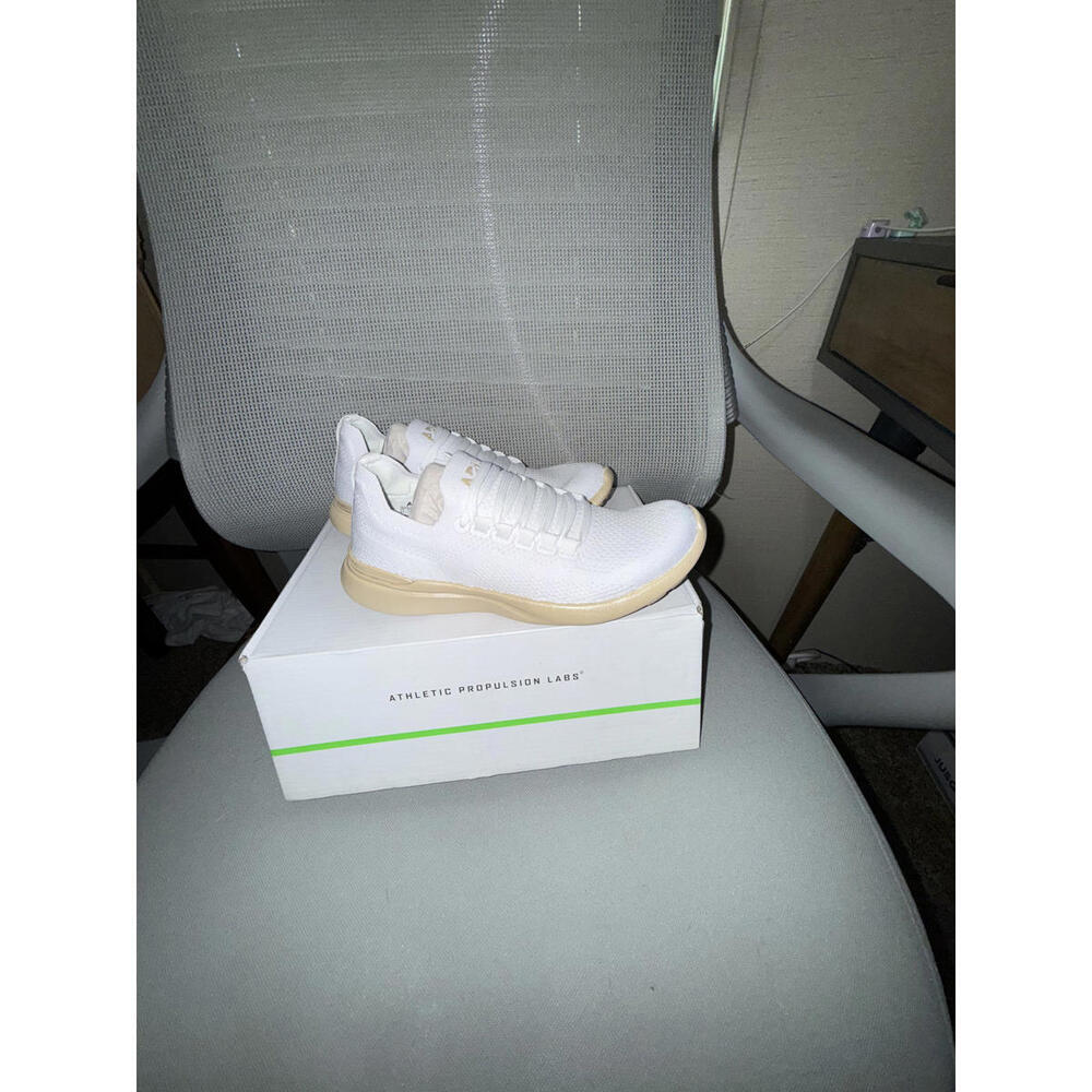 APL Women's TechLoom Breeze Sneakers Size 5.5 White/Champagne